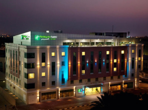 Holiday Inn Express Dubai Airport an IHG Hotel