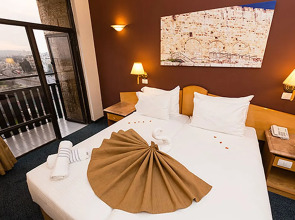 Отель Jerusalem Gardens Hotel & Spa