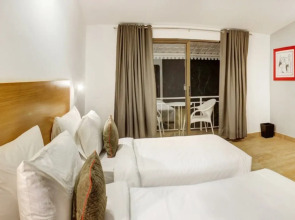 Отель Oceans 7 Ashwem