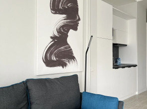 Апартаменты улучшенные в центре города от Sweet Home