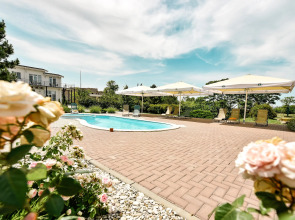 Отель Белая Ива