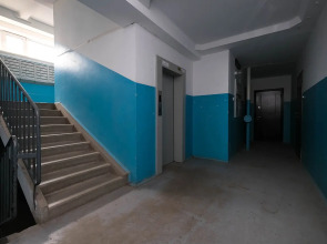 Квартира рядом с Мнтк им. Федорова и Ск Заря