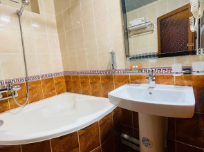 Отель Chor Minor 90 м до cтарого города мы готовы к осеннему празднику