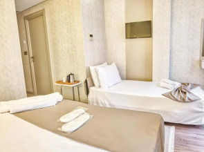 Отель Flori̇na