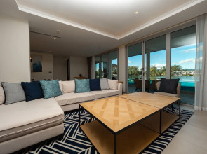 Прекрасные апартаменты с бассейном в Laguna Phuket