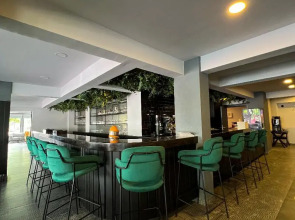 Отель Falcon 1511