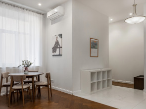 Апартаменты 4-комнатные HomeApart К.Маркса, 30