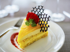 Отель Maximilan Danang Beach