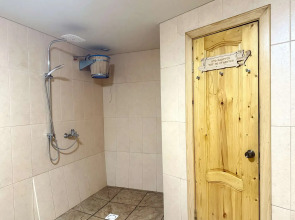 Thach from Travel Hotels Entourage