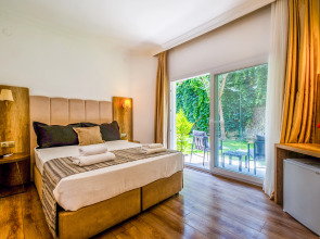 Отель Costa Bodrum City