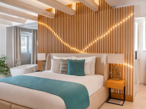 Lazure Hotel and Marina