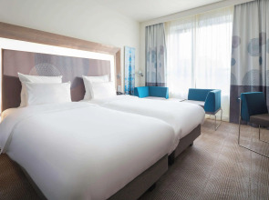 Отель Novotel Almaty City Center