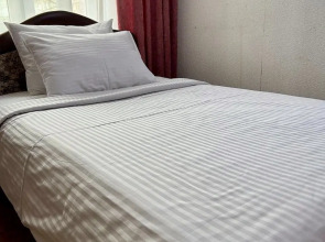 Апартаменты Двухкомнатная Квартира Шахтеров 23