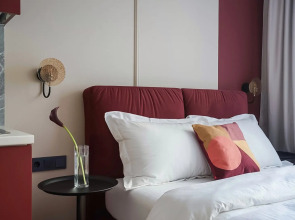 Апартаменты Pavlov Бордовая