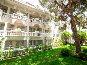 Rose Garden Premium Hotel