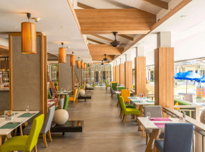 Отель Radisson Resort and Suites Phuket