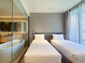 Отель La Green Hotel & Residence Пхукет