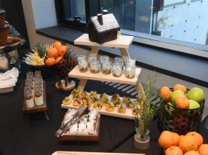 Отель Mona Plaza