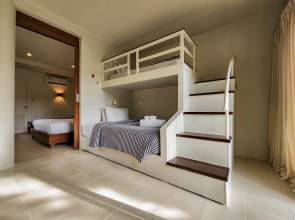 Отель Bandara On Sea