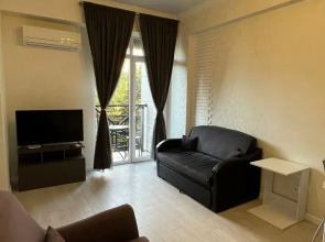 Апартаменты Евро 2-ком с балконом возле моря в центре Адлера Ajax