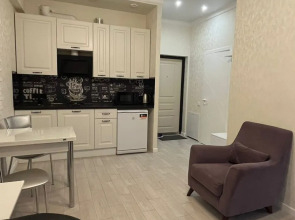 Апартаменты Евро 2-ком с балконом возле моря в центре Адлера Ajax