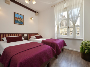 Palace Central Square