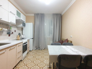 Апартаменты 2х комн.кв с 2мя кроватями и раскладным диваном на 23м этаже