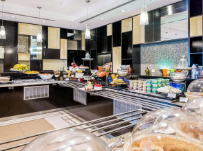 Holiday Inn Express Dubai Internet City an IHG Hotel