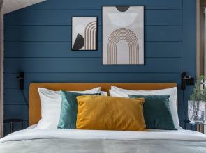 Частный Дом RiverDublDom  с баней и купелью у пруда в Новой Москве