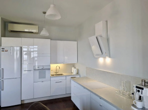 Квартира Волжский бриз Видовая 3-х комнатная на набережной в центре города