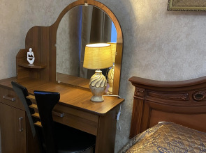 Квартира Уютная Двухкомнатная в Центре Города