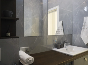 Апартаменты Buroshka Aparts С видом на город и дизайнерским ремонтом