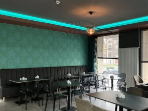 Отель Attaché an der Messe