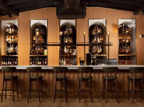 Adahan DeCamondo Pera, Autograph Collection