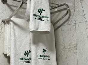 Lenora Airport Hotel