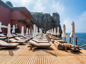 La Boutique Hotel & Suites (Adult Only 16+)