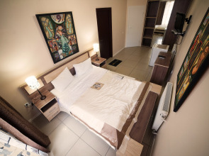 Отель Jam Trusakvets