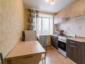 Апартаменты 3 Яр-сутки на Угличской 3