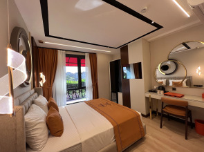 Hotel Elysian Airport