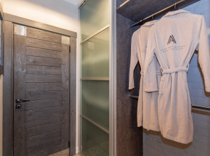 Loft Apartments с пректором и терассой