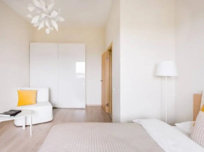 Апартаменты Cozy River and Park View Apartment