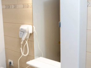 Отель Avenue Parliament