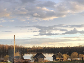 Частный дом Дом-студия на берегу озера