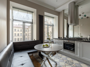 Апартаменты Bird Nest 80 кв.м с Балконом и Видом на Набережную Канала Грибоедова