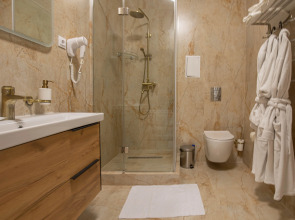 Отель Full House