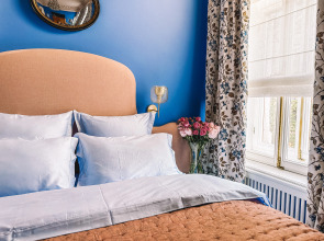 Апартаменты Эксклюзивная квартира Уголок Парижа