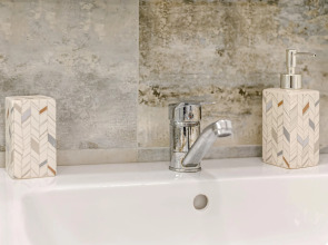 Апартаменты «Оливия» Ирины Савельевой - В парке у долины роз и красного солнышка