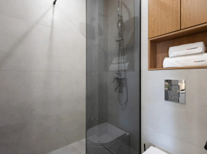 Апартаменты Red Apartments Арт Лайт Сити Шерли