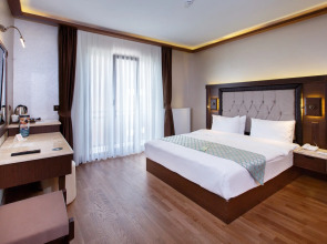 Курортный отель Sera Lake Resort