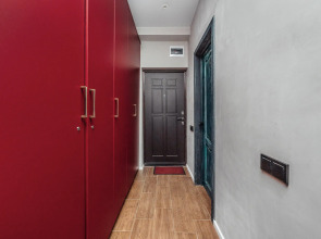 Апартаменты Дизайнерская студия около подъемника